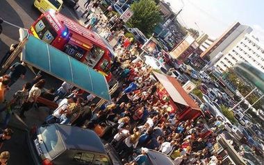 Iaşi: Peste 350 de participanţi la un eveniment la mall, evacuaţi de  pompieri după un anunţ la 112 privind "o stare de pericol iminent"