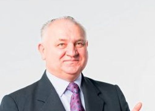 Generalul Pavel Abraham, amendat pentru că şi-a parcat maşina pe un loc destinat persoanelor cu handicap