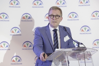 Pasi Penttinen (ECDC): Grupurile care se opun vaccinării şi lipsa informaţiilor corecte sunt obstacole în imunizare