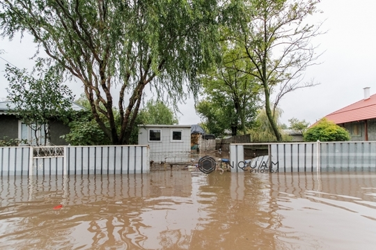 Persoane evacuate din cauza inundaţiilor (Foto: Inquam Photos / Ovidiu Iordachi)