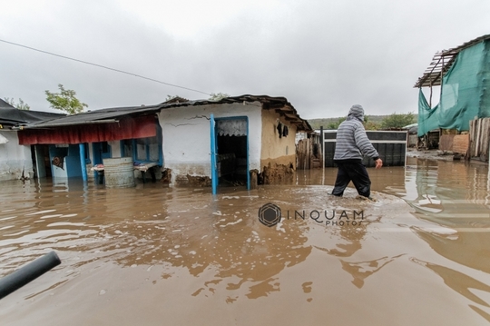 Persoane evacuate din cauza inundaţiilor (Foto: Inquam Photos / Ovidiu Iordachi)