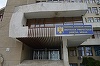 Vaslui: Biroul prefectului, afectat de ploile abundente din ultima perioadă, apa curgând din tavan pe masa de lucru