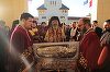 Sute de credincioşi s-au închinat la moaştele Sfântului Nicolae aduse la Catedrala Reîntregirii din Alba Iulia - FOTO