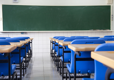 Elevii unui colegiu din Drobeta Turnu-Severin vor sta mai puţin la ore din cauza frigului din clase