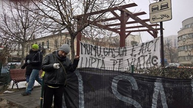 Un an de la tragedia din Colectiv - Cristian Matei: Am început să filmez când a izbucnit focul, pentru că mi se părea o ştire. Şi a fost într-adevăr o ştire. După Colectiv, e ca înainte. Lumea preferă să dea un like pe Facebook. VIDEO
