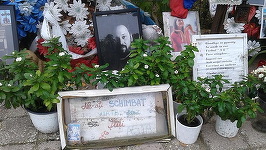 REPORTAJ: Un an de la tragedia din Colectiv. Fotografiile celor 64 de tineri morţi în incendiu luminează Piaţa Bucur