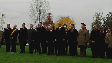 Klaus Iohannis şi Dacian Cioloş au participat la ceremoniile de la Târgu-Jiu dedicate eroilor din 1916