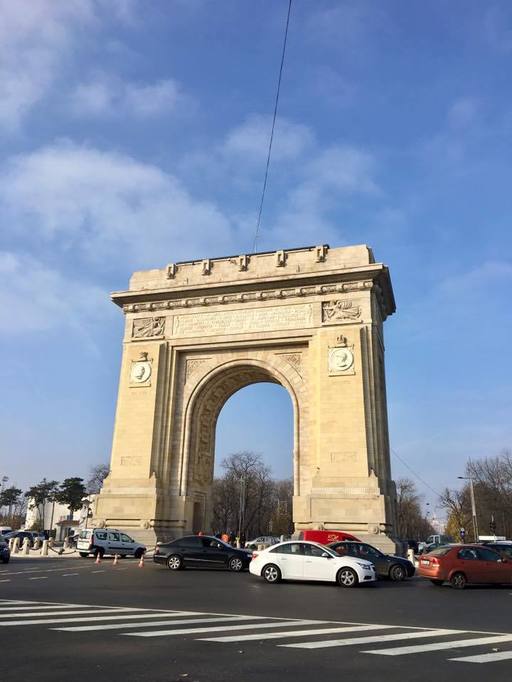 Firea: Lucrările la Arcul de Triumf au fost finalizate, săptămâna viitoare va fi inaugurat şi va putea fi vizitat