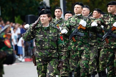 Restricţii de trafic pentru organizarea paradei militare de Ziua Naţională