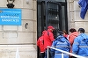 Aproximativ 100 de sindicalişti de la Sanitas pichetează Ministerul Sănătăţii, cerând începerea negocierilor pentru contractul colectiv de muncă. FOTO