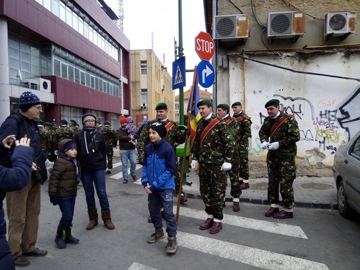 Mii de braşoveni au asistat la manifestările de Ziua Naţională: Din păcate, mulţi dintre noi uităm ce înseamnă să fim patrioţi - FOTO