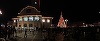 Braşov: Mii de persoane la aprinderea luminilor de sărbători; în Piaţa Sfatului a fost montat un brad de 28 de metri, împodobit cu 50.000 de beculeţe - FOTO