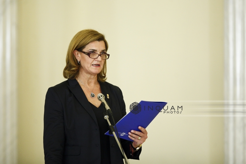 Ministrul Elisabeta Lipă, adjunctul Poliţiei Române şi patru şefi din MAI se pensionează