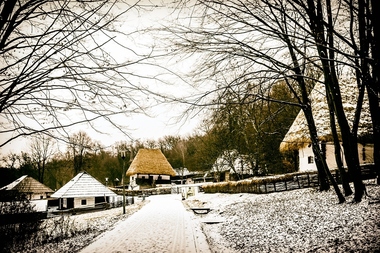 Târgul de Crăciun, mâncăruri tradiţionale, colindători şi obiective turistice unice, în oferta de sărbători a unităţilor de cazare din judeţul Sibiu