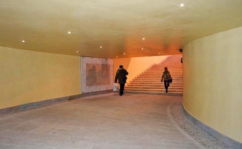 Pasajul subteran Lipscani - Piaţa Sfântul Gheorghe, preluat de Administraţia Monumentelor pentru că Primăria Sectorului 3 nu s-a ocupat de igienizare 