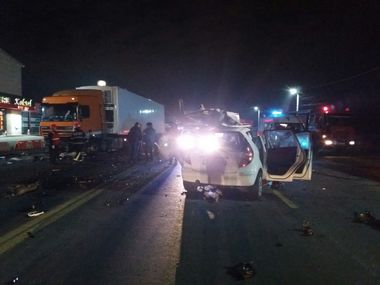 O femeie şi un copil au murit după ce maşina în care se aflau a fost lovită de un TIR pe Şoseaua Giurgiului, la intrarea în Jilava  - FOTO