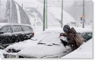 Vreme geroasă până miercuri, cu ninsori izolate şi temperaturi minime de până la -26 de grade Celsius