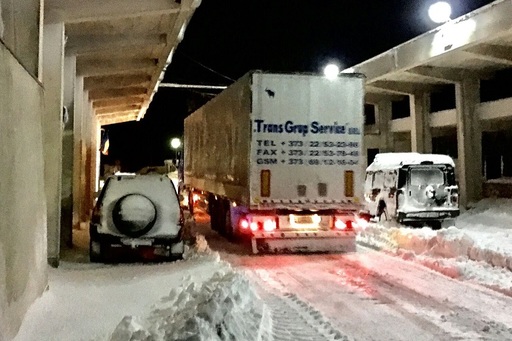 Activitatea în PTF Negru Vodă, blocată marţi seară din cauza viscolului, a revenit normal după ce drumurile au fost deblocate