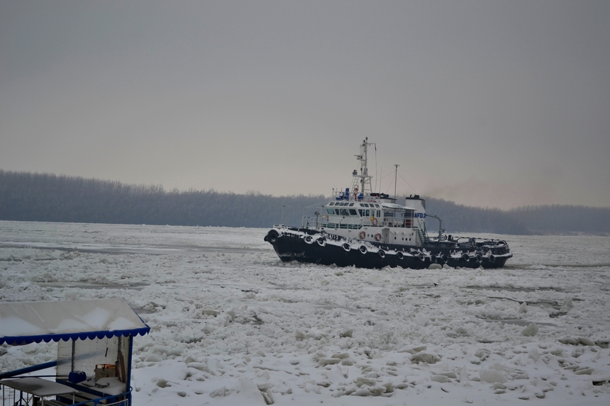 Cursele pentru pasageri pe Dunăre între Galaţi şi I.C.Brătianu (Tulcea), în continuare doar de două ori pe zi, din cauza gheţii