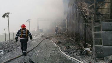 ISU: Până în iunie 2017, lipsa autorizaţiei de securitate la incendiu se constată, se consemnează, dar nu se sancţionează. Fostul ministru de Interne: Fizic ar fi fost imposibil să se treacă prin toate controalele până la sfârşitul lui 2016