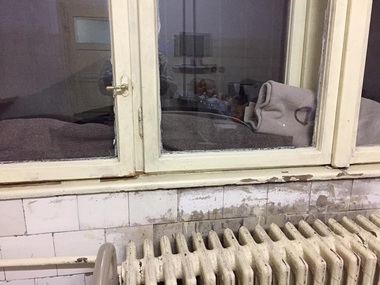Pacienţii reclamă ”condiţii ca la Auschwitz” la Secţia Boli Infecţioase Adulţi a Spitalului judeţean din Arad - FOTO