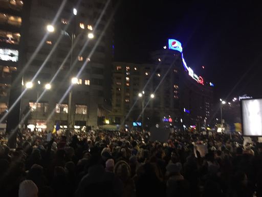 O grădiniţă din Bucureşti oferă cazare pentru copiii ai căror părinţi vor să meargă la proteste