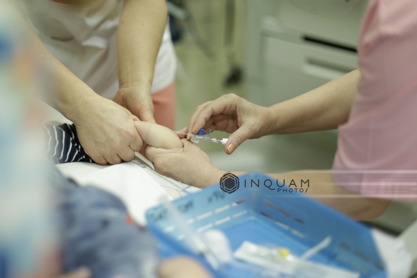 Anchetă epidemiologică a DSP la o şcoală din Buzău, după ce doi elevi au ajuns la spital cu simptome de toxiinfecţie alimentară, iar alţi 20 s-au simţit rău