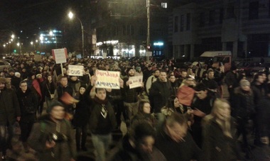 Peste 30.000 de clujeni continuă marşul pe străzile din oraş