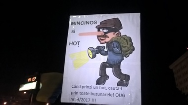 Ploieşti: Peste 3.000 de persoane la un nou protest în care oamenii cer demisia Guvernului spunând că „nu se lasă păcăliţi”
