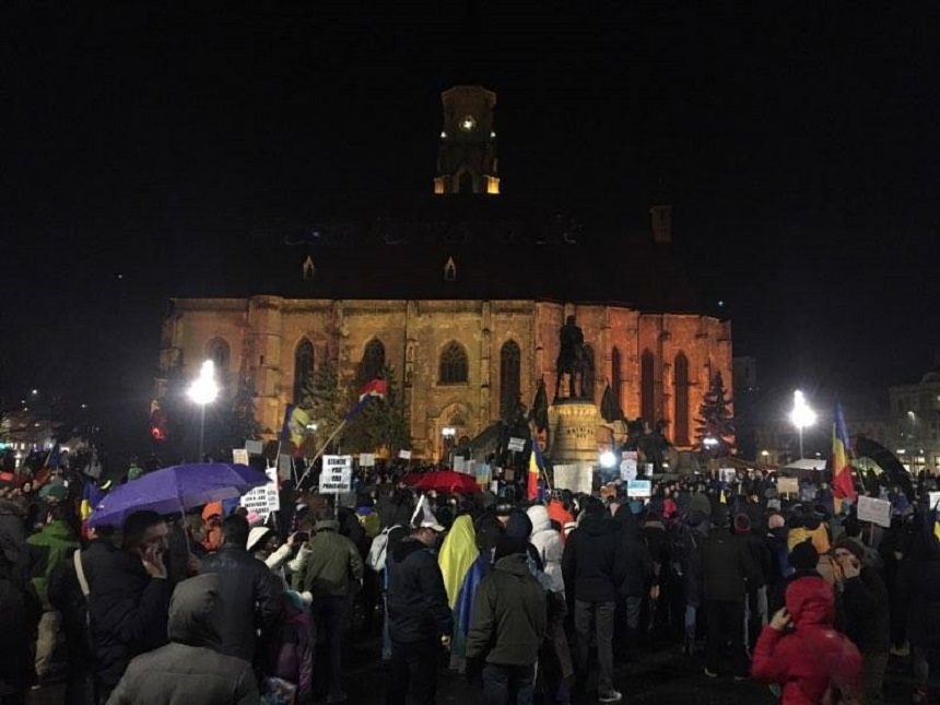 Aproximativ 10.000 de oameni au manifestat la Cluj, în a şaptea seară de proteste