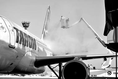 Zece zboruri întârziate din cauza vremii pe Aeroportul Henri Coandă. Nicio cursă nu a fost anulată