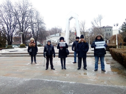 Galaţi: 20 de persoane la manifestaţia Alianţei Europensionarilor pentru susţinerea Guvernului Grindeanu