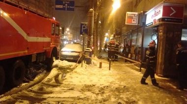 Explozia unui cablu subteran pe Şoseaua Ştefan cel Mare, posibila cauză a penei de curent din Bucureşti