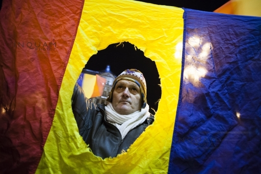 Numărul manifestanţilor din Timişoara a ajuns la aproximativ 3.000. Câţiva studenţi greci au luat cuvântul pentru a-şi arăta susţinerea faţă de protestatari