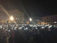 Protestele din mai multe oraşe, între care Cluj, Sibiu şi Braşov, la care au participat peste 4.500 de oameni, s-au încheiat; manifestaţia din Timişoara continuă