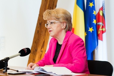 Sibiu încasează mai mulţi bani decât reuşeşte să cheltuiască, din cauza procedurilor de achiziţie extrem de stufoase
