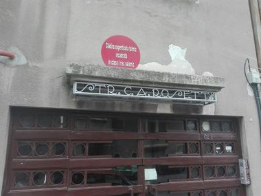 REPORTAJ: Bucureşti, oraşul bulinelor roşii - "Să fim serioşi, dacă e să mor, mor şi mergând pe stradă, nu doar locuind într-o clădire cu risc seismic”