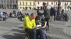 Aproximativ 30 de persoane, la un nou protest prin cultură, la Sibiu; un violonist a interpretat ”Balada” de Ciprian Porumbescu