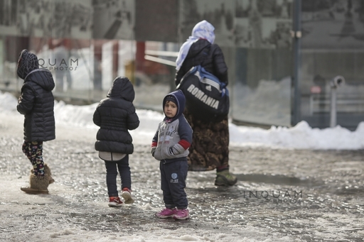 STUDIU: În mediul rural, unul din 10 copii merge la culcare flămând, iar 40 la sută dintre ei muncesc mai mult de două ore pe zi în gospodărie