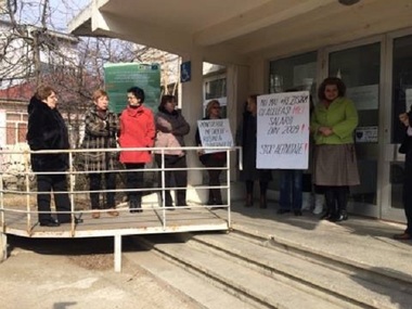 Angajaţii de la Agenţiile de Protecţia Mediului din ţară protestează faţă de salarii, susţinând că veniturile nu le-au mai fost modificate din 2009