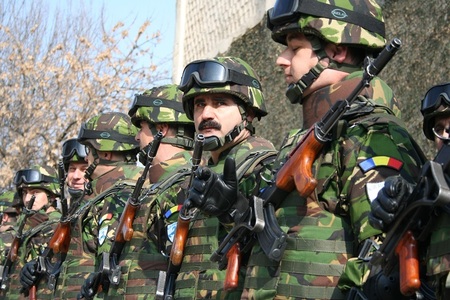 ”Scorpionii Albaştri” pleacă în misiune în Polonia. Cei 120 de militari craioveni vor sta peste hotare şase luni - FOTO