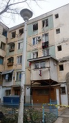 Cincizeci de locatari ai blocului afectat de explozie, duşi în spaţii ale Garnizoanei Galaţi, Universităţii ”Dunărea de Jos” şi Centrului de Urgenţe
