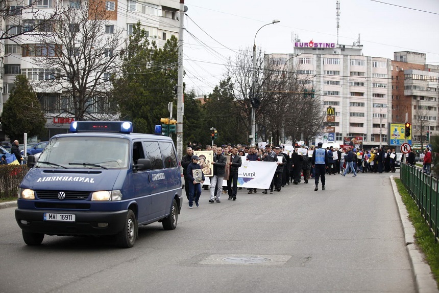Şi la Oradea, câteva mii de persoane au participat la ”Marşul pentru viaţă”; la Buzău, au fost aproximativ 2.000 de oameni