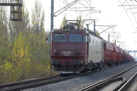 Angajaţii secţiei de Reparaţii Locomotive de la Depoul Cluj au întrerupt activitatea, fiind nemulţumiţi de salarii