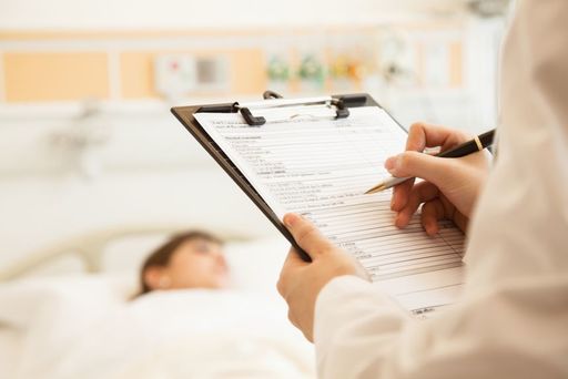 CMR: Sancţiunile sunt date medicilor după un proces care se desfăşoară ca şi cele din instanţe, rezolvarea unui caz putând dura între câteva luni şi peste un an 