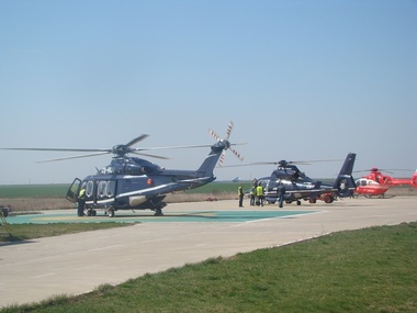 Aeroportul Internaţional Tuzla a aniversat 50 de ani de la primul zbor şi a preluat numele primului său comandant - FOTO