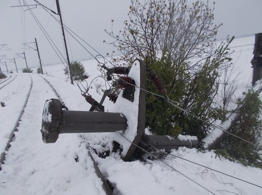 Director general Electrica: Mai avem 23.000 de consumatori nealimentaţi cu energie, sperăm să rezolvăm problemele în maximum 48 de ore