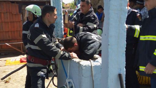 Medic: Copilul scos din puţ respiră cu dificultate şi are în continuare masca de oxigen, nu putem vorbi deocamdată de ameliorarea stării acestuia