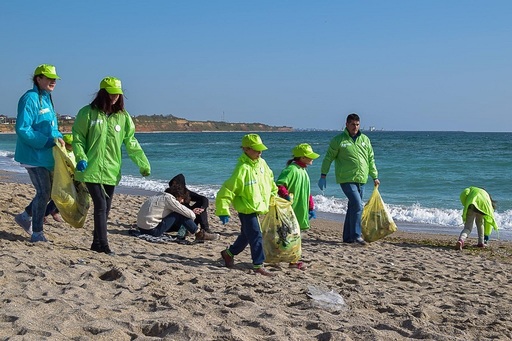 Primăria Limanu: Peste 20.000 de turişti au petrecut de 1 Mai în Vama Veche şi 2 Mai; în urma lor am strâns zeci de saci cu gunoi
