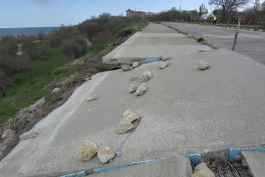Primăria Eforie cere sprijin pentru consolidarea falezelor, după ce au avut loc alunecări de teren - FOTO